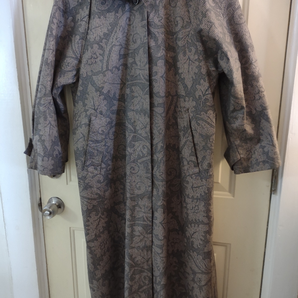 Woman's London Fog Floral Overcoat/ Raincot - image 6
